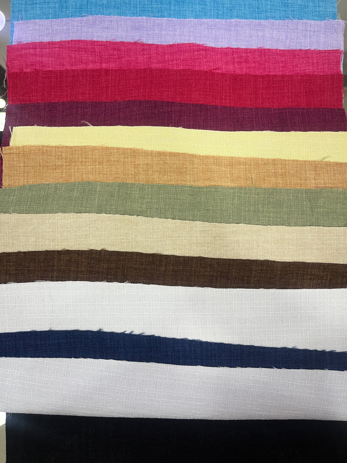 Tela Aylen Slub Lisa De Poliéster Para Blusa · 150 cm