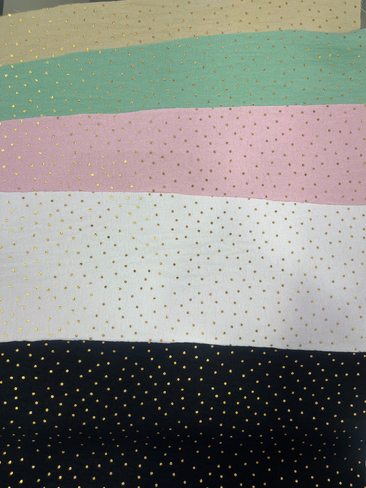 Tela Cey Foil Lisa Para Blusa, Pantalón Y Vestido · 150 cm