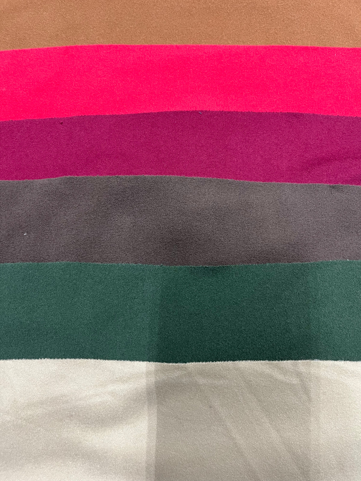Tela Dralon Lisa De Poliéster Para Blusa Y Pantalón · 156 cm · Por Kilo