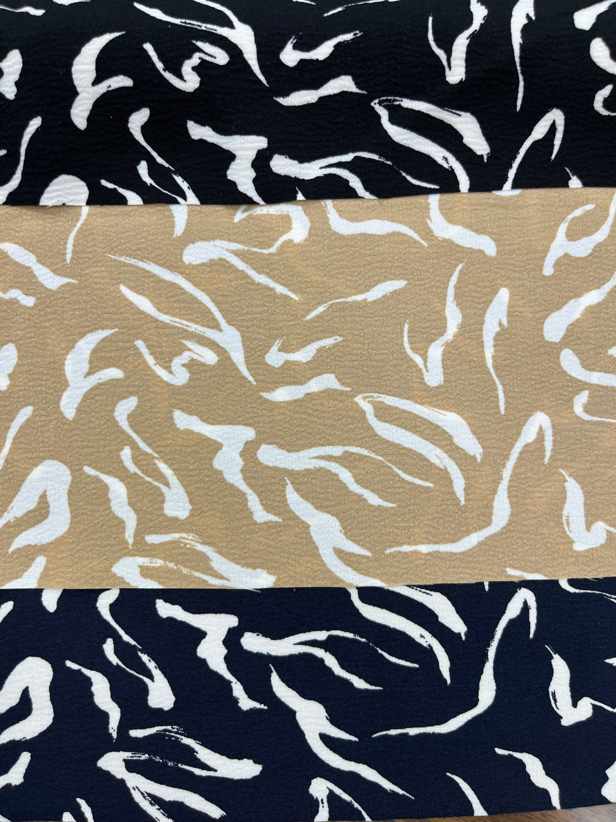 Tela Madrid Estampada De Poliéster Para Blusa, Pantalón Y Vestido · 146 cm · 14776