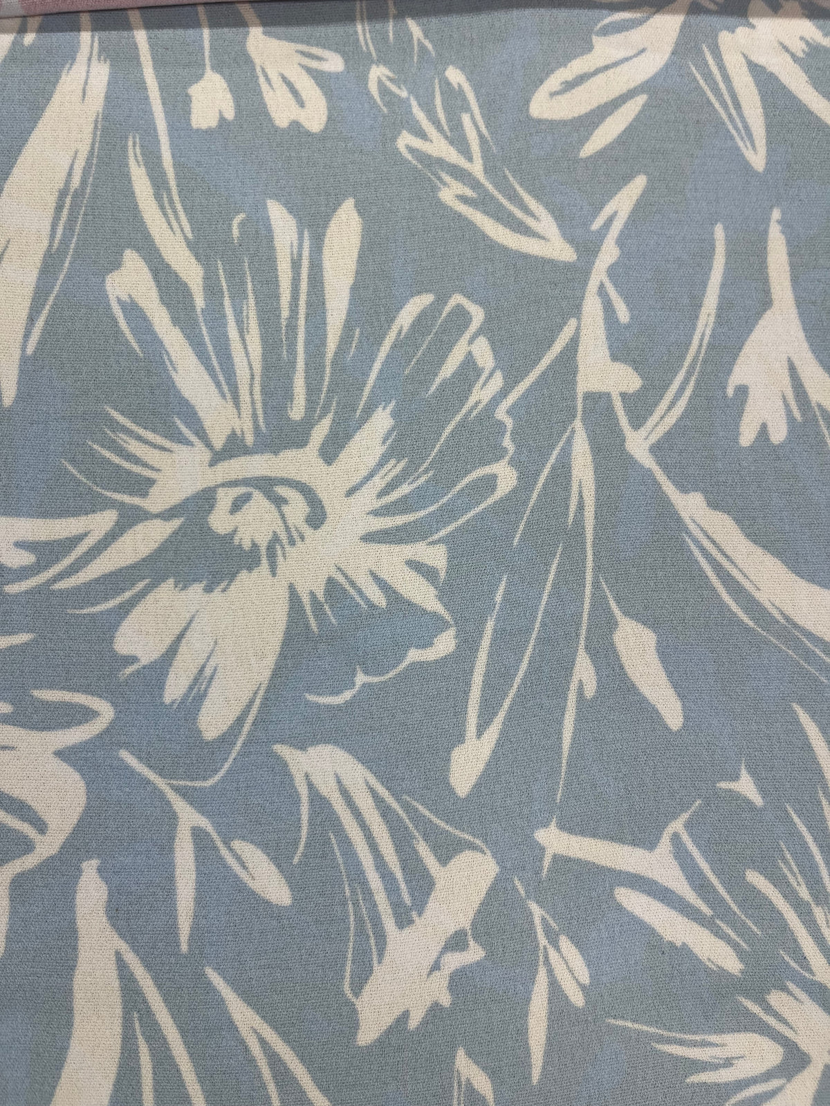 Tela Cey Estampada De Poliéster Para Blusa, Pantalón Y Vestido · 146 cm · 15195