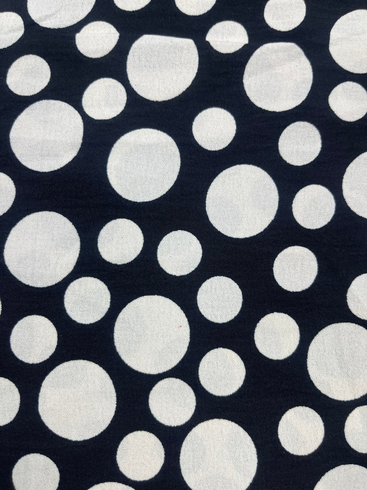 Tela Cey Estampada De Poliéster Para Blusa, Pantalón Y Vestido · 146 cm · 15228