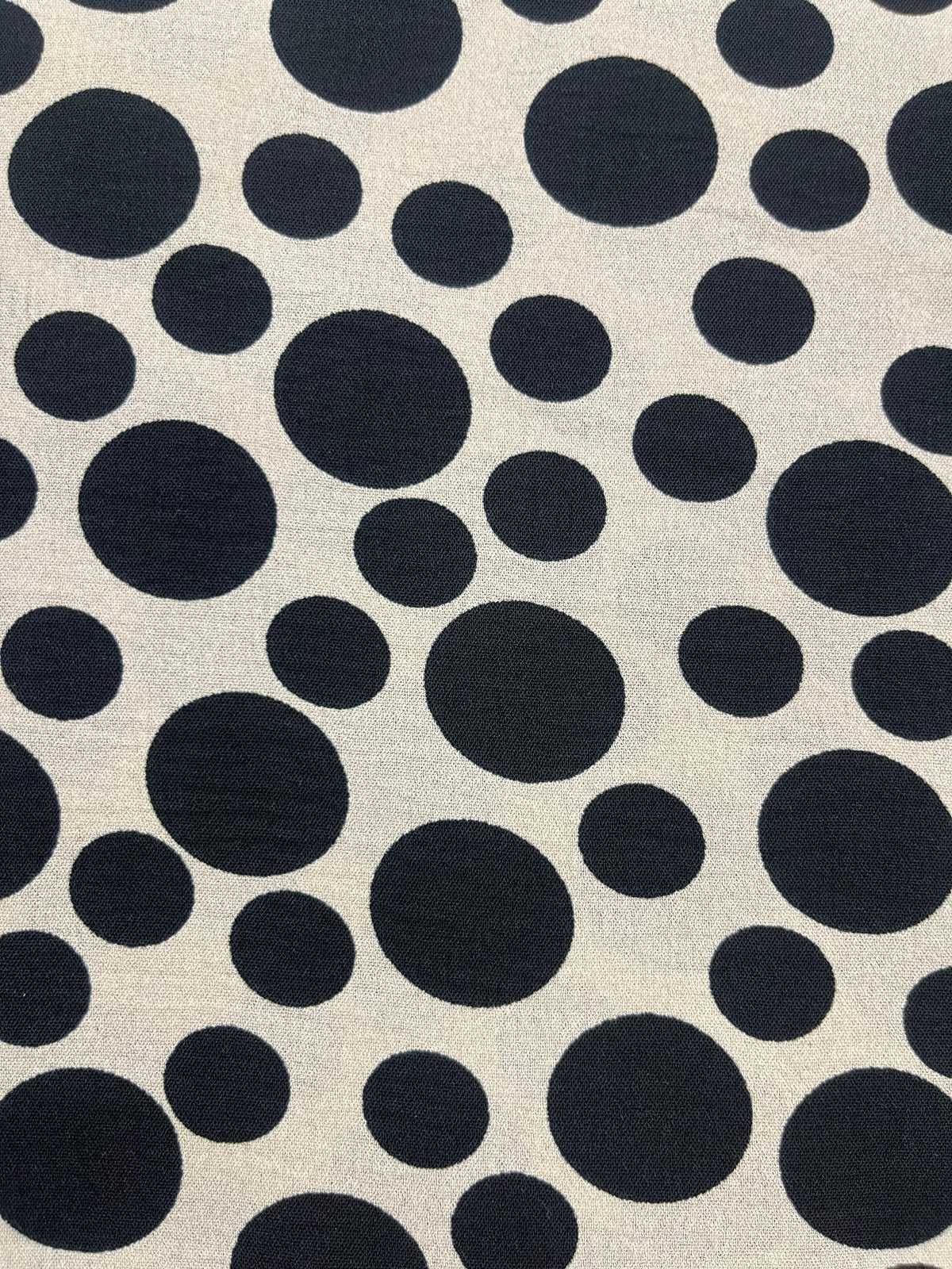 Tela Cey Estampada De Poliéster Para Blusa, Pantalón Y Vestido · 146 cm · 15228