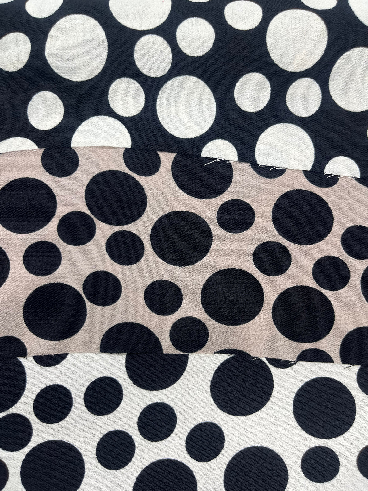 Tela Cey Estampada De Poliéster Para Blusa, Pantalón Y Vestido · 146 cm · 15228