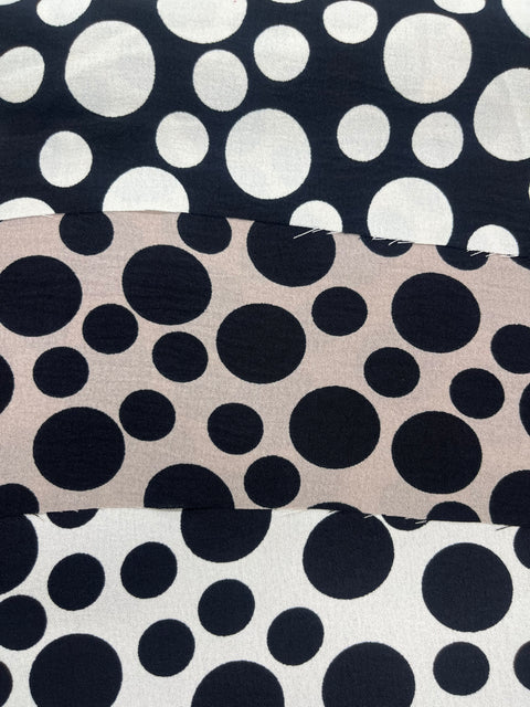 Tela Cey Estampada De Poliéster Para Blusa, Pantalón Y Vestido · 146 cm · 15228