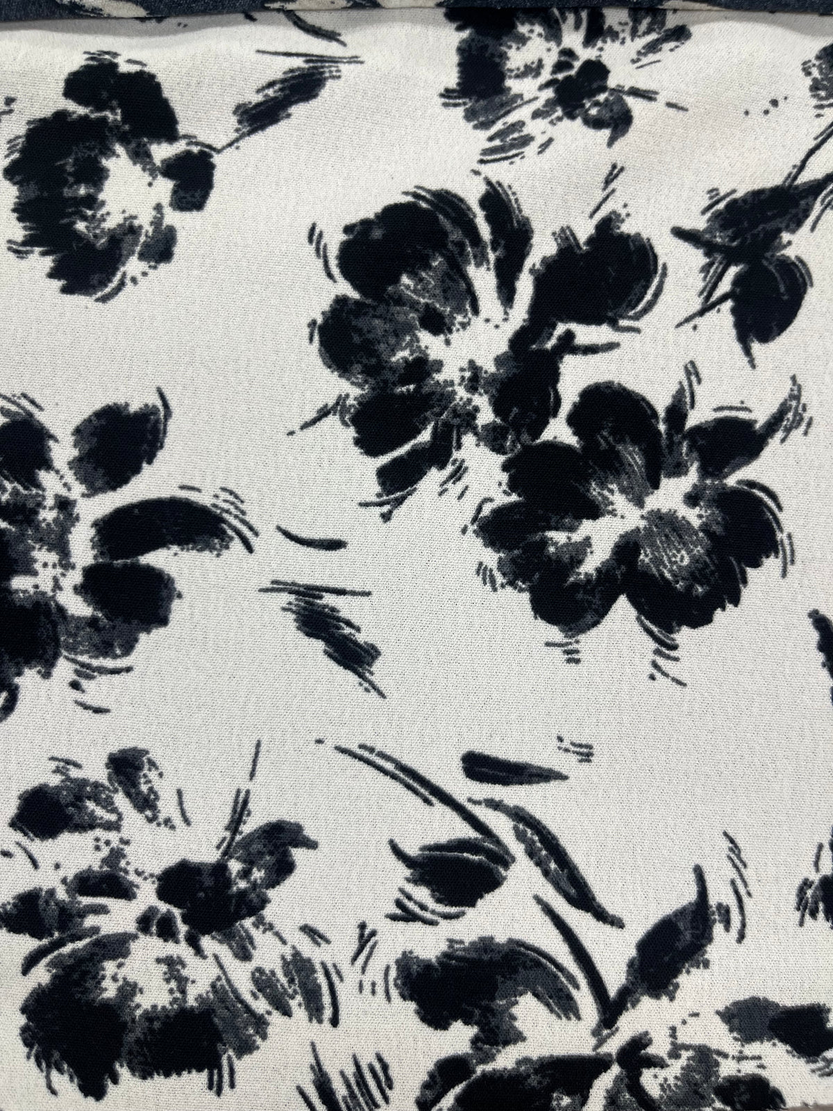 Tela Cey Estampada De Poliéster Para Blusa, Pantalón Y Vestido · 146 cm · 15294
