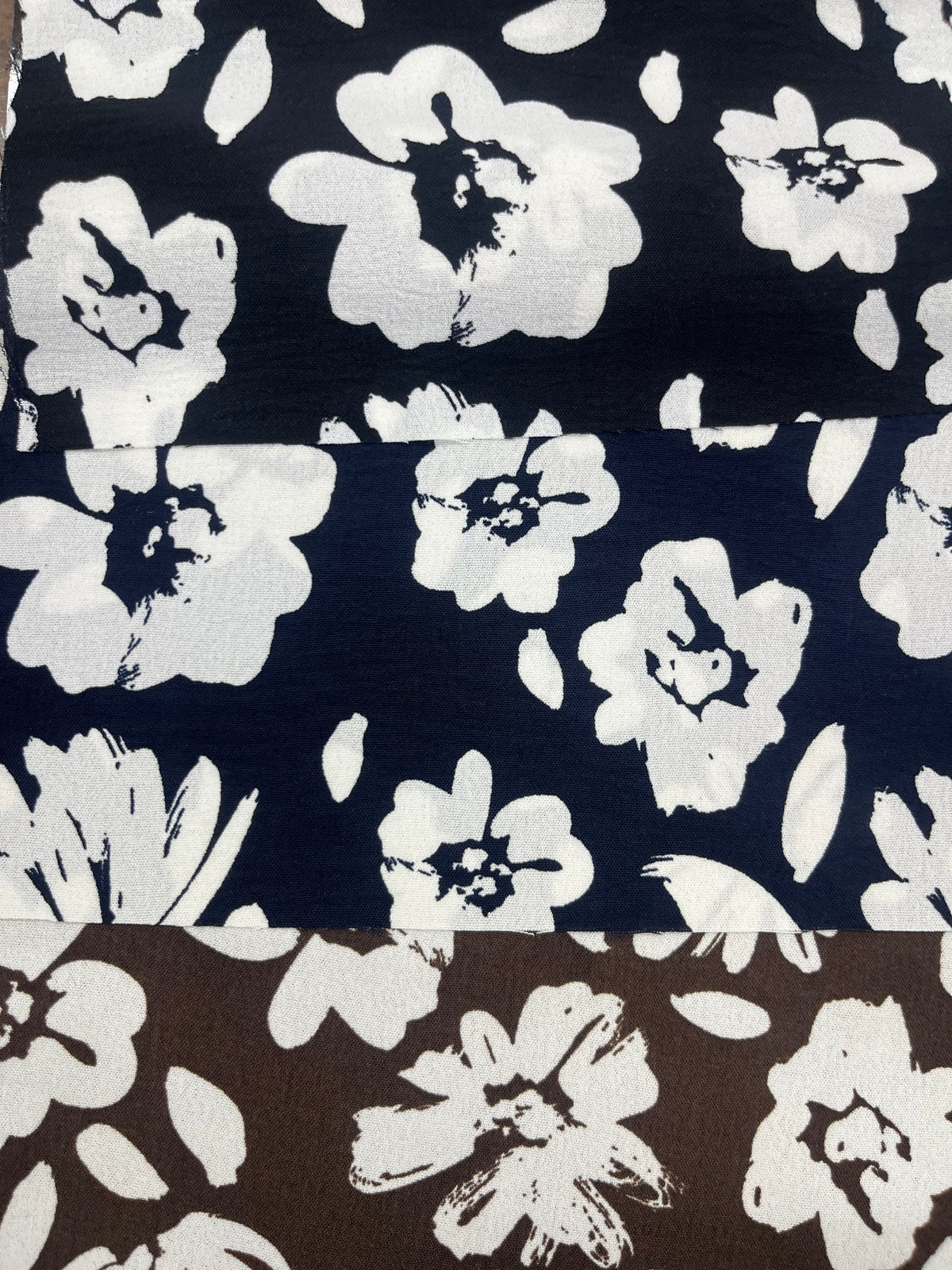 Tela Cey Estampada De Poliéster Para Blusa, Pantalón Y Vestido · 146 cm · 15290