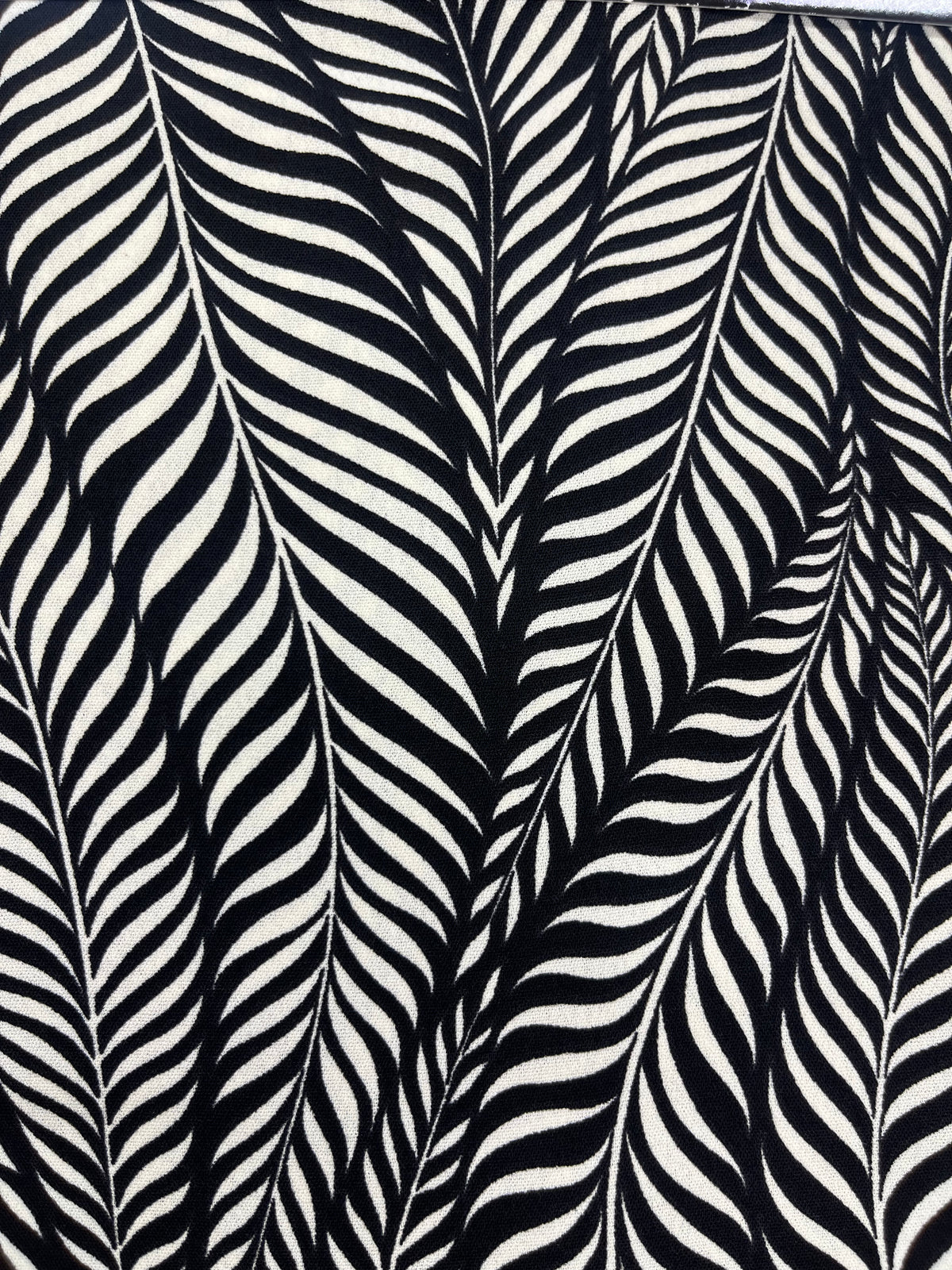 Tela Cey Estampada De Poliéster Para Blusa, Pantalón Y Vestido · 146 cm · 15194
